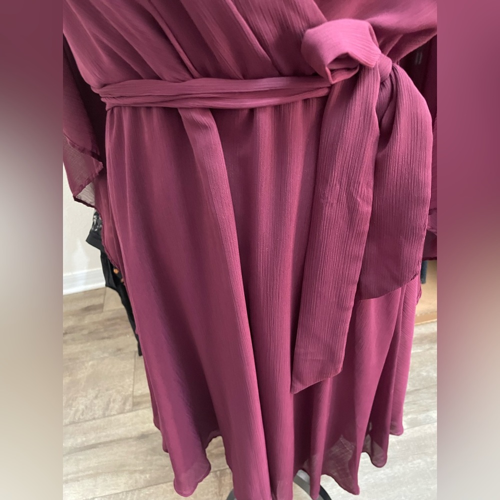 Beautiful DKNY Size 12 Surplice V-Neck Chiffon 3/4 Cape Sleeve Tie Waist Dress🎆 - Picture 2 of 7